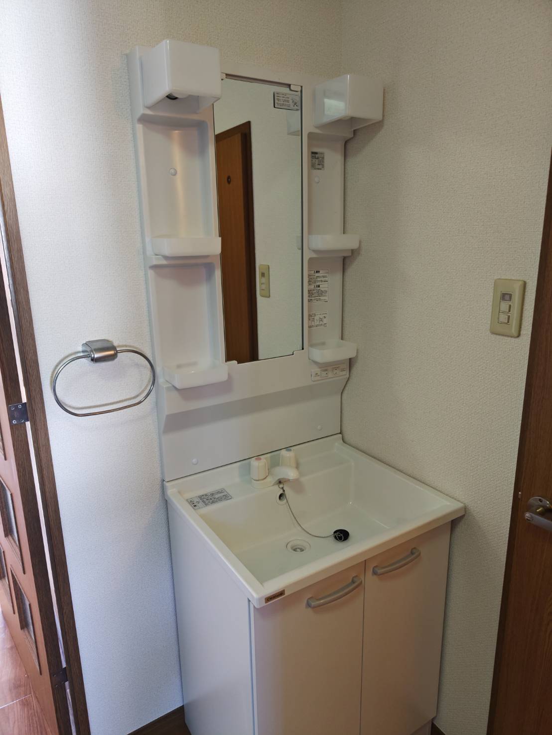 賃貸での洗面台交換工事 画像