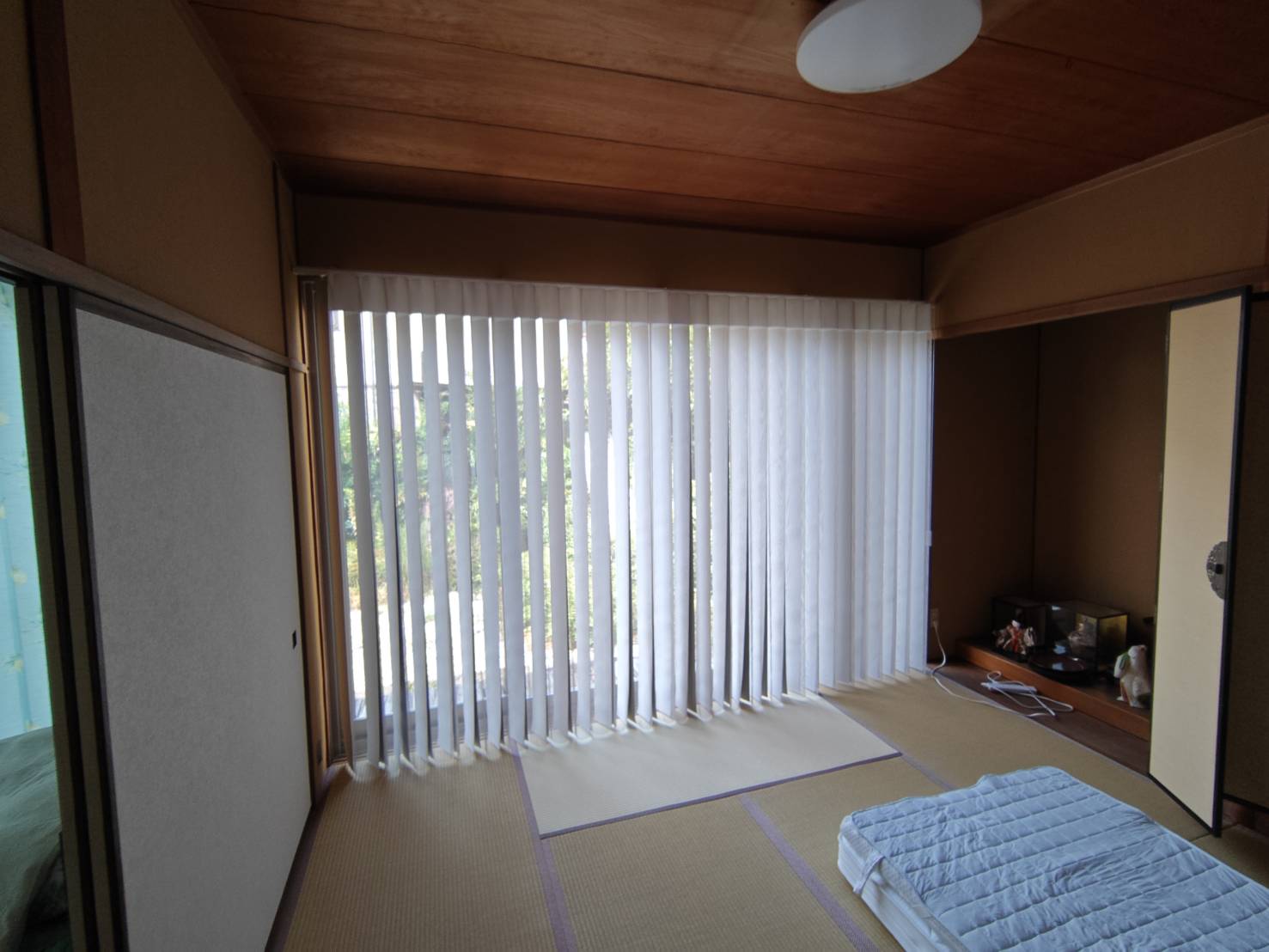 カーテン施工・縦型ブラインド（施工後）