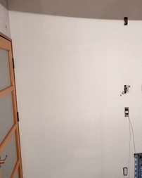 輸入壁紙でアクセント（施工前）